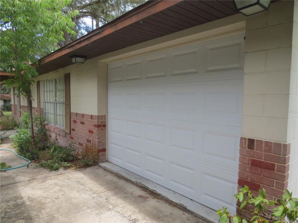 For Sale: $198,000 (2 beds, 2 baths, 1018 Square Feet)