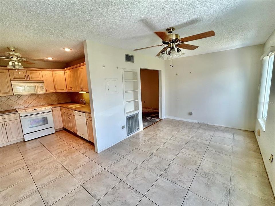 For Sale: $160,000 (2 beds, 2 baths, 1080 Square Feet)