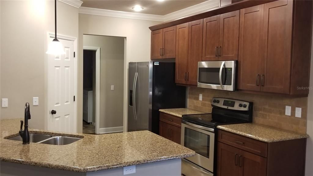 For Rent: $2,650 (3 beds, 2 baths, 1821 Square Feet)