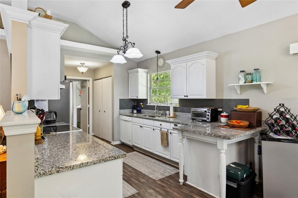 For Sale: $399,900 (3 beds, 2 baths, 1512 Square Feet)