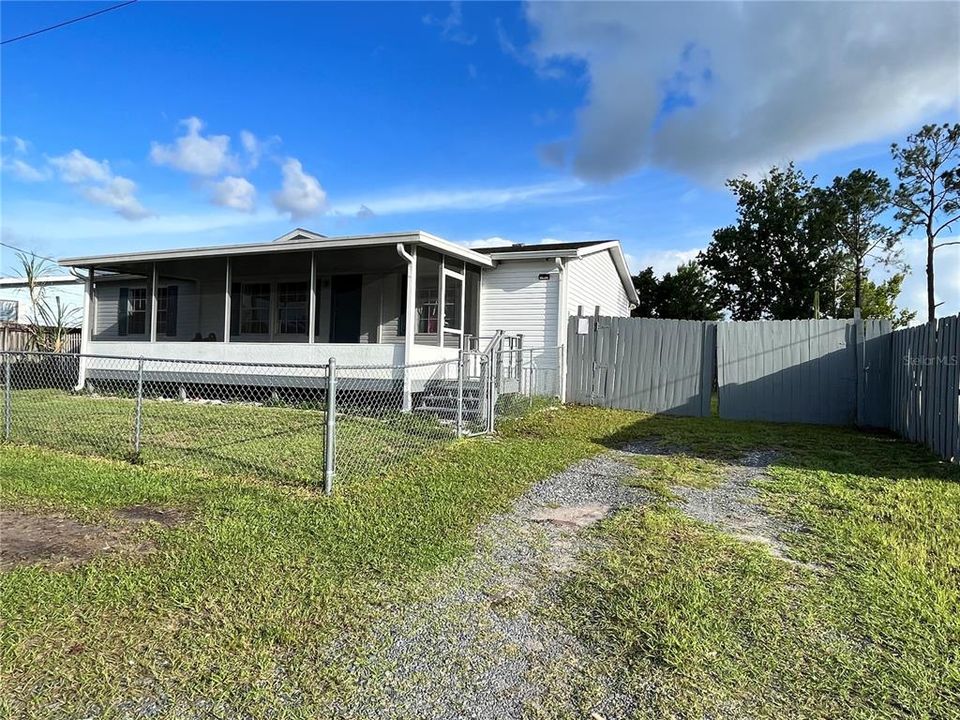 Active With Contract: $240,000 (3 beds, 2 baths, 1248 Square Feet)