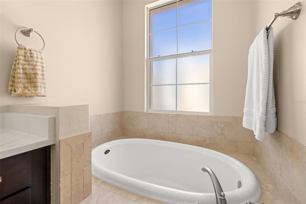 PRIMARY SUITE BATH