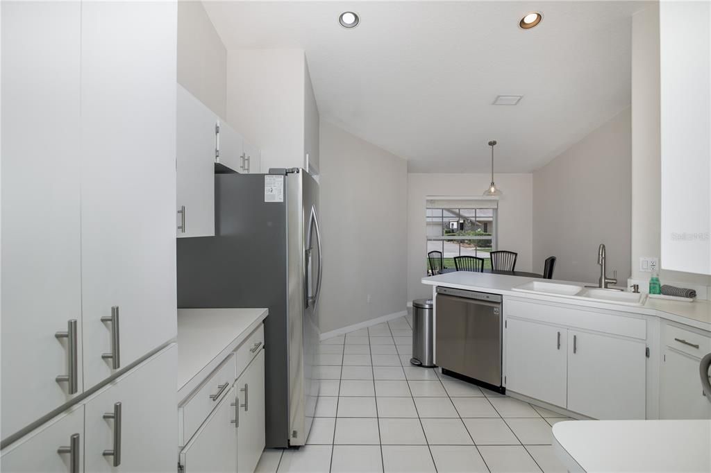 Active With Contract: $425,000 (3 beds, 2 baths, 1515 Square Feet)