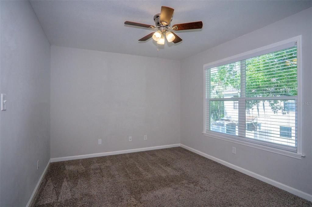 For Sale: $185,000 (2 beds, 1 baths, 896 Square Feet)