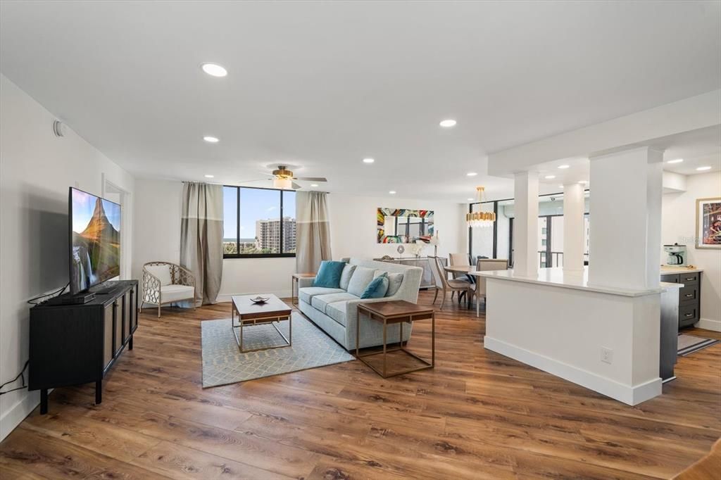 Active With Contract: $679,000 (2 beds, 2 baths, 1324 Square Feet)