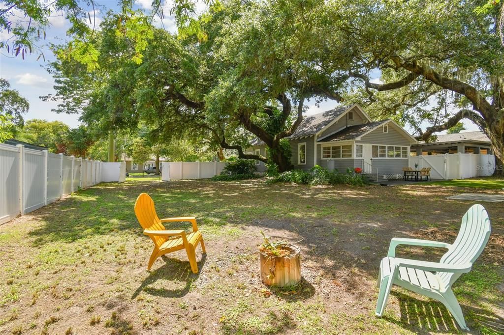 Recently Sold: $350,000 (3 beds, 2 baths, 1084 Square Feet)