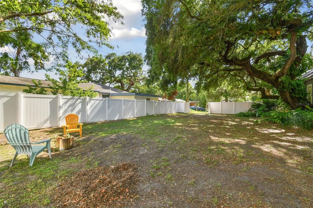 Recently Sold: $350,000 (3 beds, 2 baths, 1084 Square Feet)