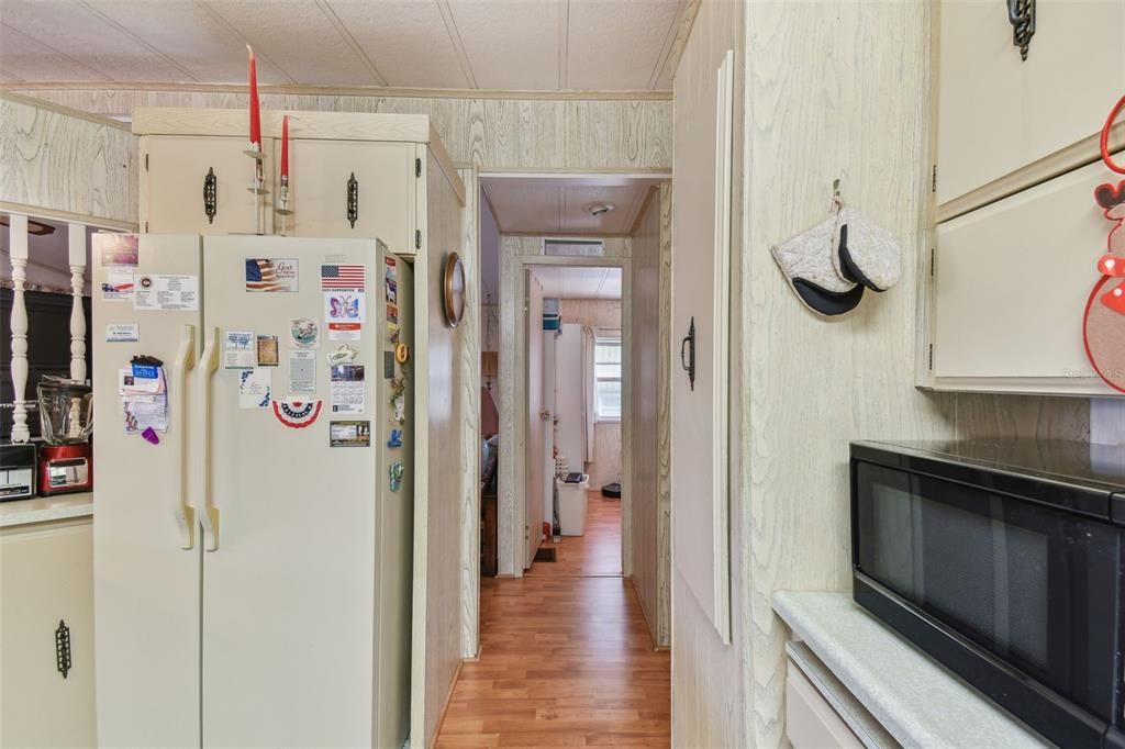 For Sale: $115,000 (2 beds, 2 baths, 864 Square Feet)