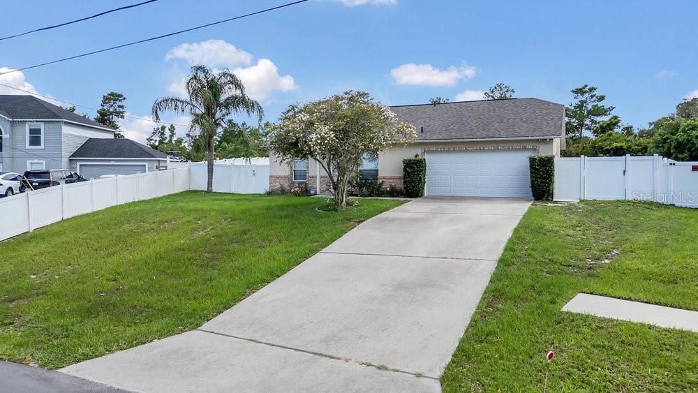 Active With Contract: $290,000 (3 beds, 2 baths, 1250 Square Feet)