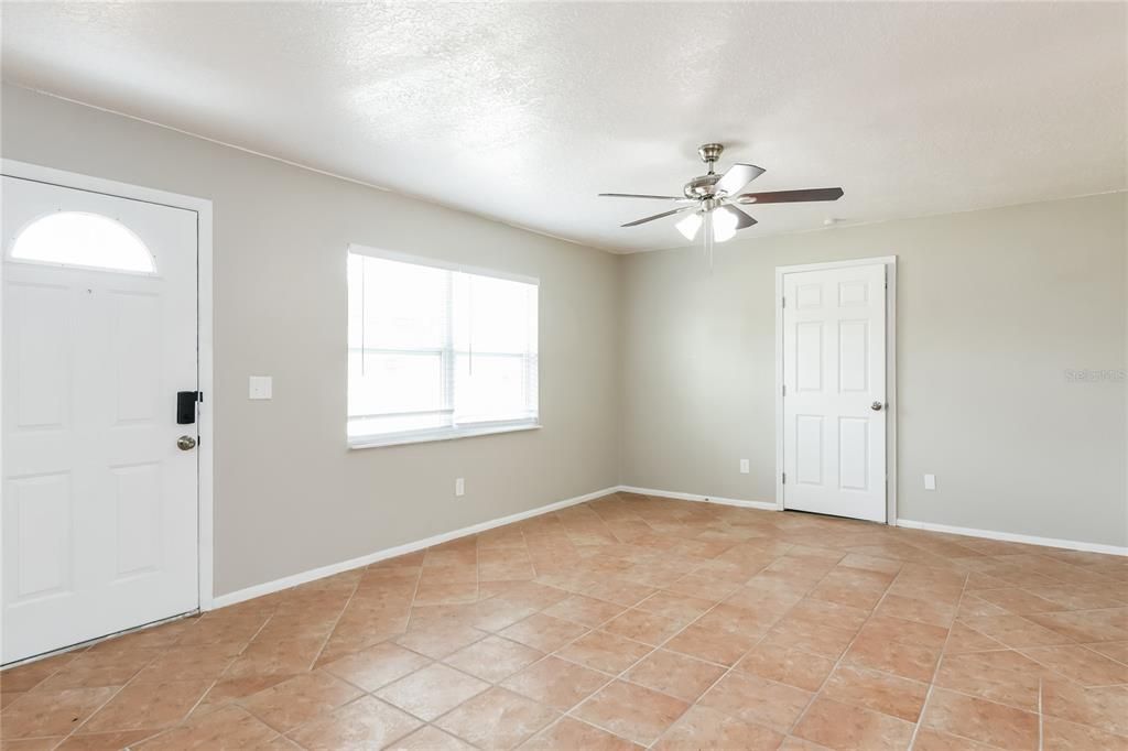 For Rent: $2,235 (3 beds, 2 baths, 1325 Square Feet)