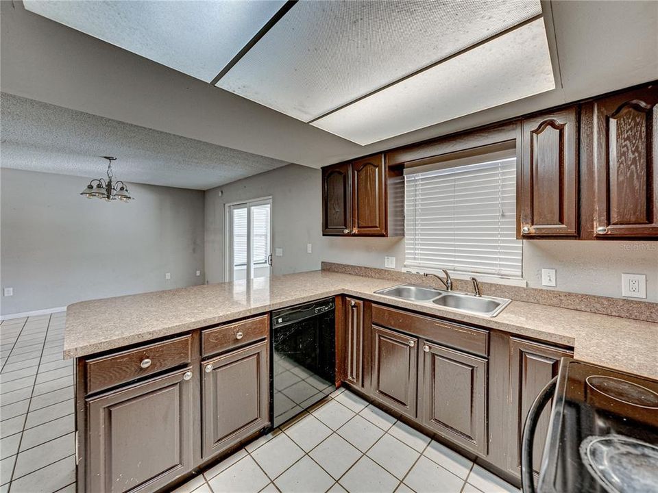 For Sale: $249,900 (3 beds, 2 baths, 1678 Square Feet)