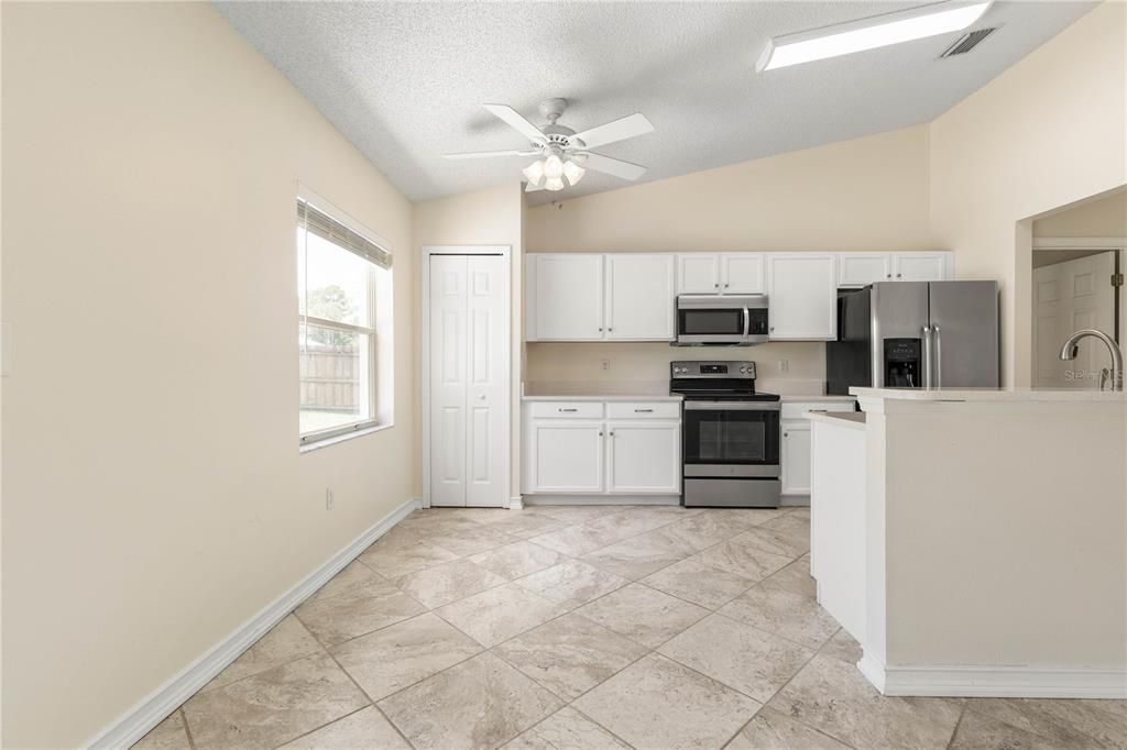 For Sale: $299,000 (3 beds, 2 baths, 1438 Square Feet)