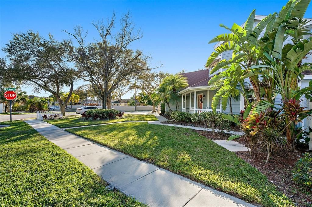 For Sale: $695,000 (4 beds, 2 baths, 1906 Square Feet)