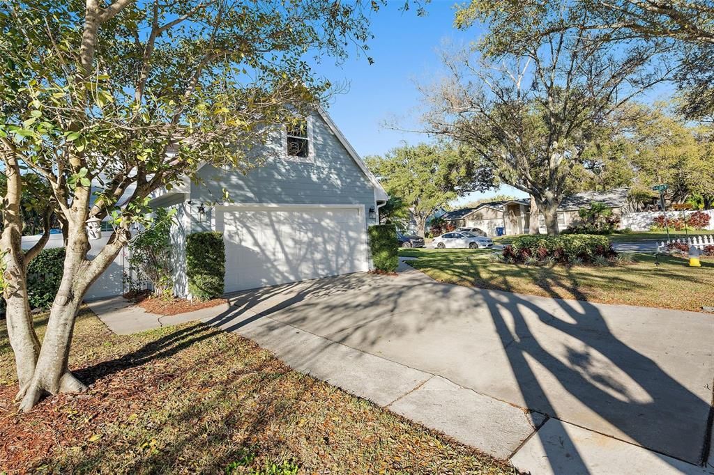 For Sale: $695,000 (4 beds, 2 baths, 1906 Square Feet)