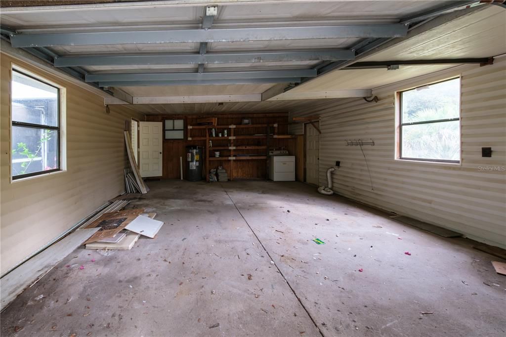 Garage 20' X 24'