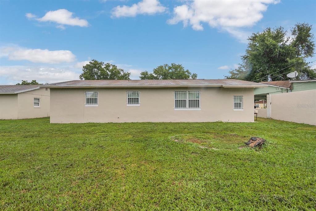 Active With Contract: $265,000 (4 beds, 1 baths, 1230 Square Feet)