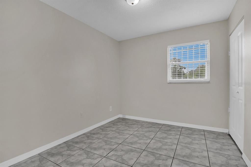 Active With Contract: $265,000 (4 beds, 1 baths, 1230 Square Feet)