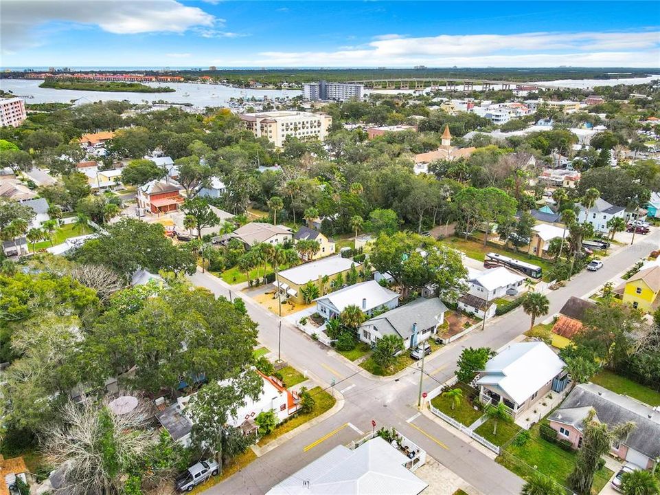 For Sale: $679,900 (3 beds, 2 baths, 1225 Square Feet)