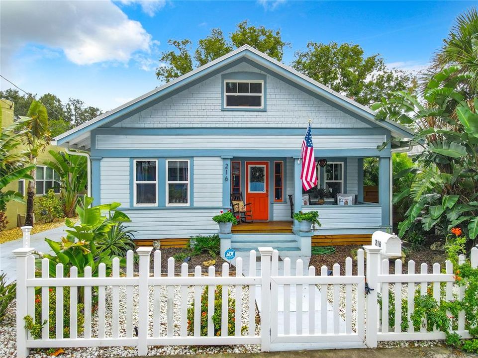 For Sale: $699,000 (3 beds, 2 baths, 1225 Square Feet)