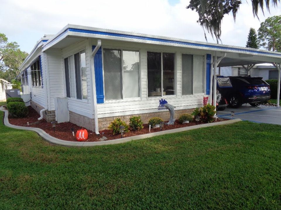 For Sale: $149,000 (2 beds, 2 baths, 1300 Square Feet)