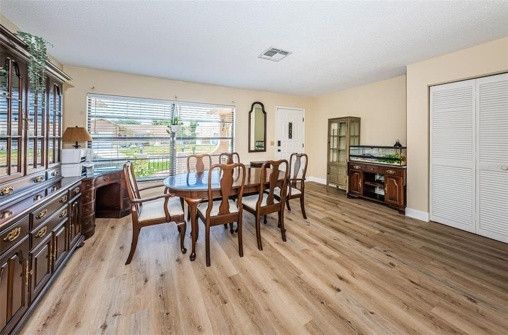 For Sale: $324,500 (2 beds, 2 baths, 1510 Square Feet)