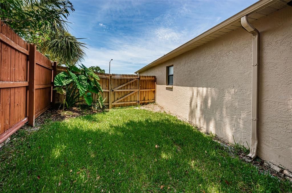 For Sale: $324,500 (2 beds, 2 baths, 1510 Square Feet)