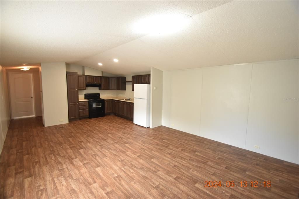 For Rent: $1,395 (3 beds, 2 baths, 1000 Square Feet)