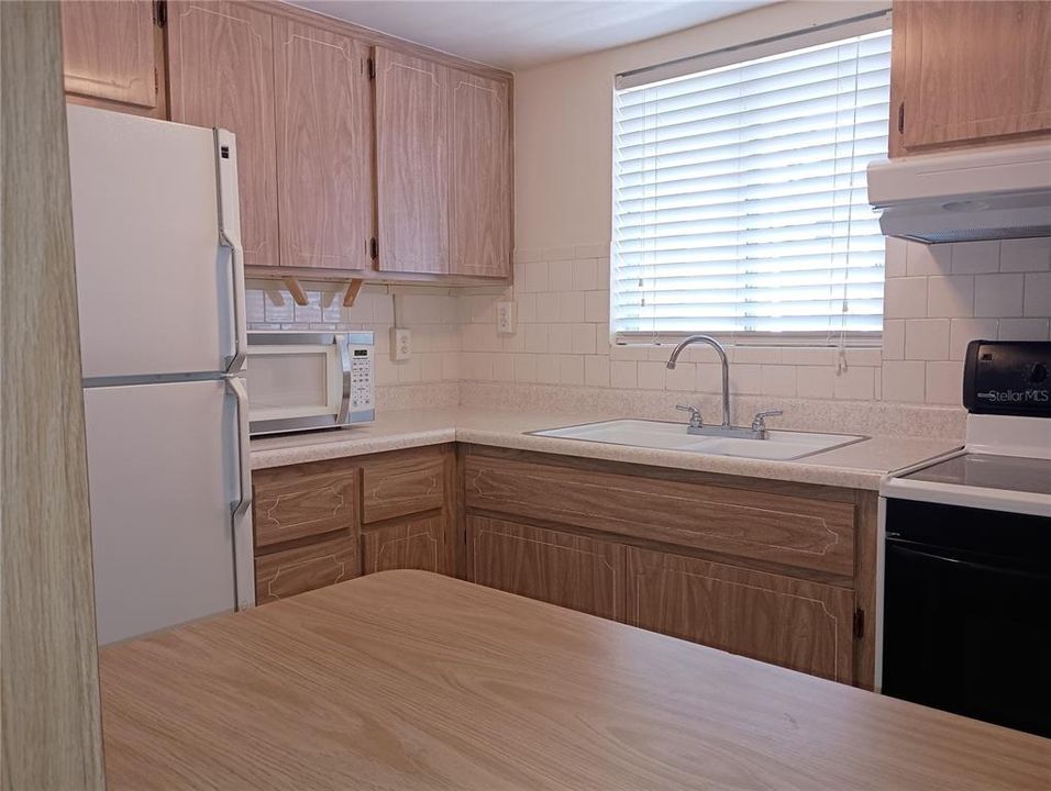 Active With Contract: $85,000 (1 beds, 1 baths, 576 Square Feet)