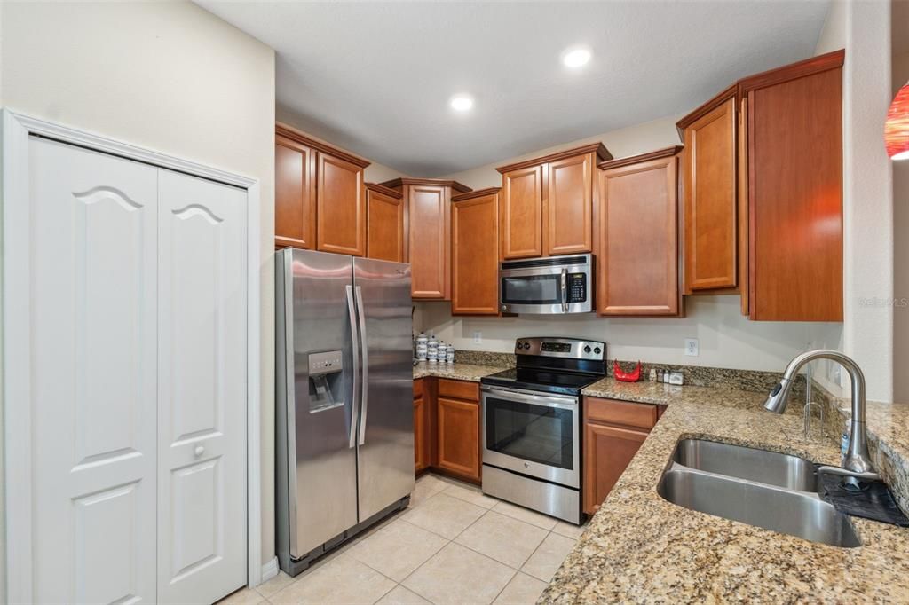 For Sale: $279,000 (3 beds, 2 baths, 1666 Square Feet)