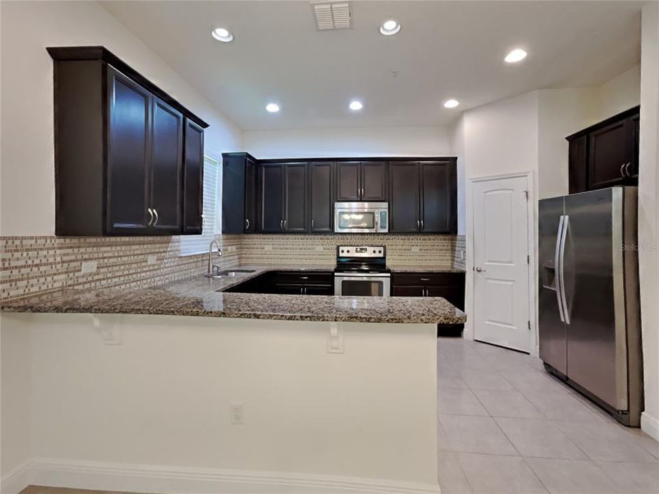 For Rent: $2,899 (3 beds, 2 baths, 1657 Square Feet)