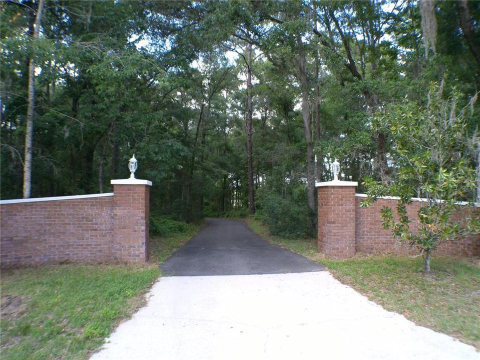 Front Entry  - Gate