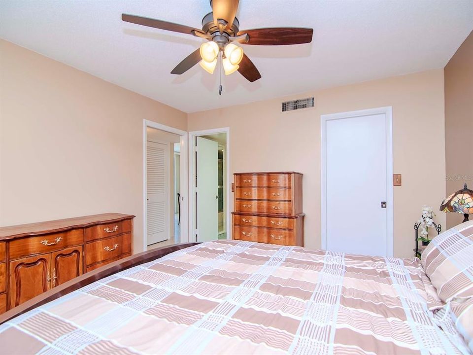 For Sale: $290,000 (3 beds, 2 baths, 1545 Square Feet)