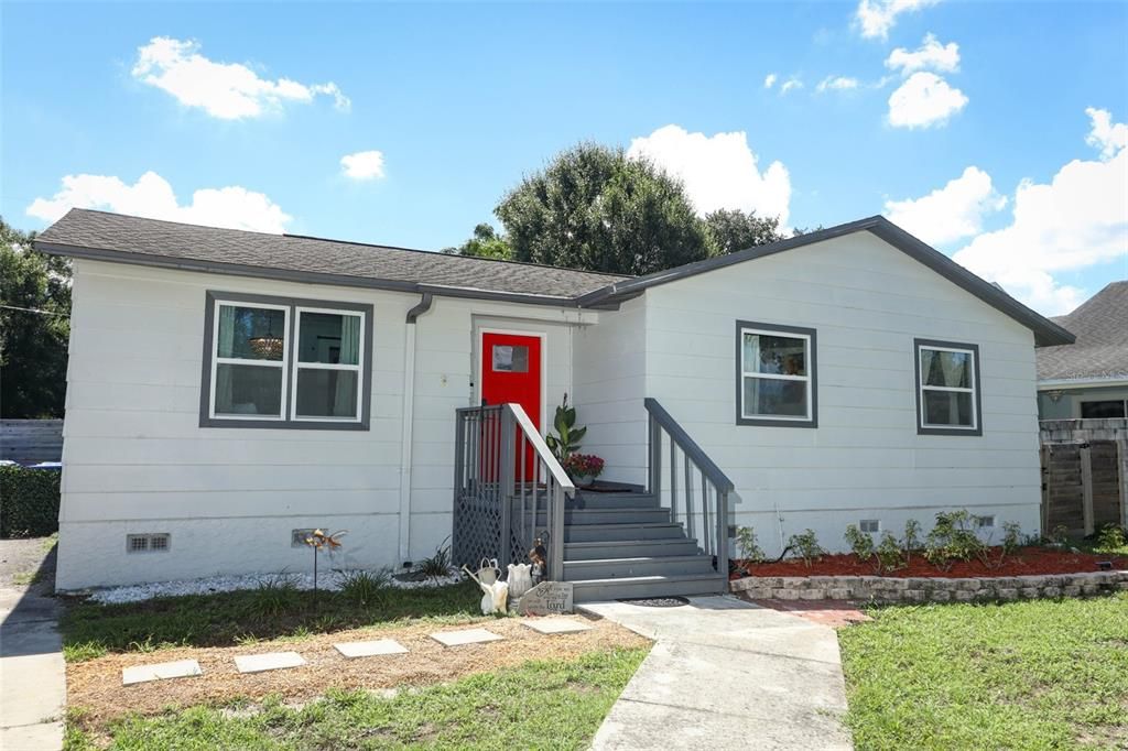 Active With Contract: $429,900 (4 beds, 2 baths, 1492 Square Feet)