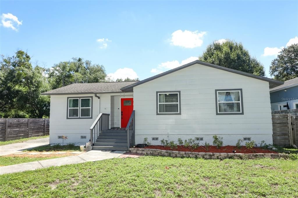 Active With Contract: $429,900 (4 beds, 2 baths, 1492 Square Feet)