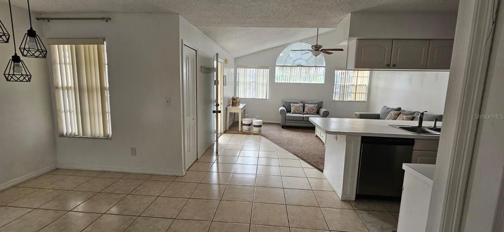 For Rent: $1,700 (2 beds, 2 baths, 1066 Square Feet)