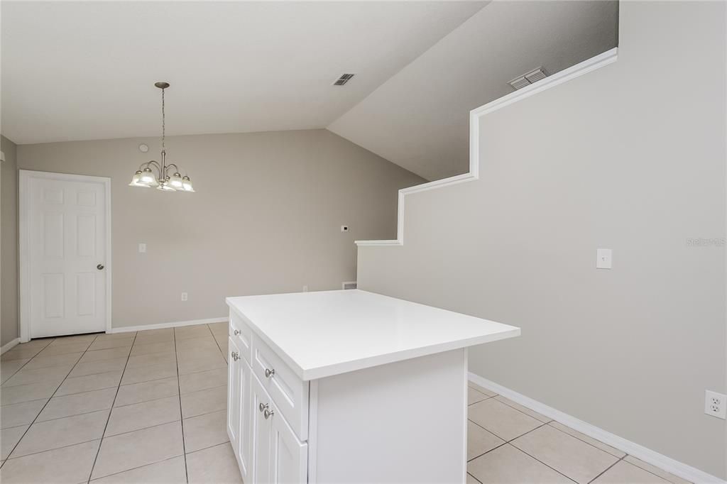 For Rent: $1,915 (3 beds, 2 baths, 1396 Square Feet)