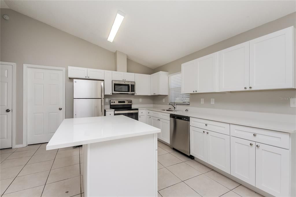 For Rent: $1,915 (3 beds, 2 baths, 1396 Square Feet)