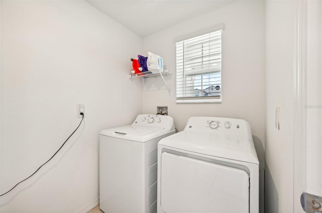 For Sale: $339,900 (3 beds, 2 baths, 1484 Square Feet)