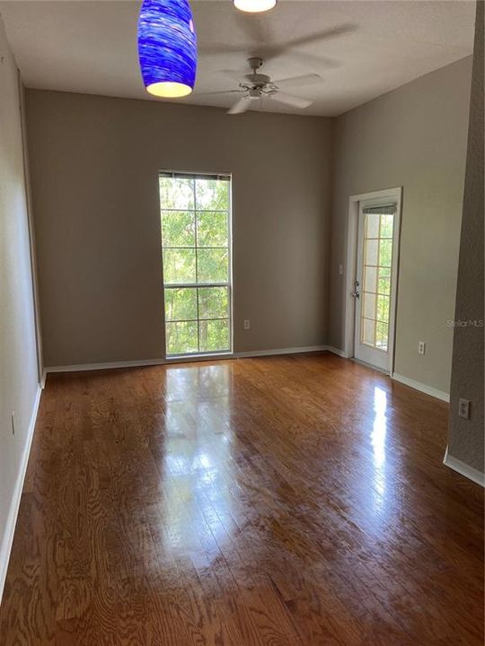 For Rent: $1,999 (1 beds, 1 baths, 791 Square Feet)