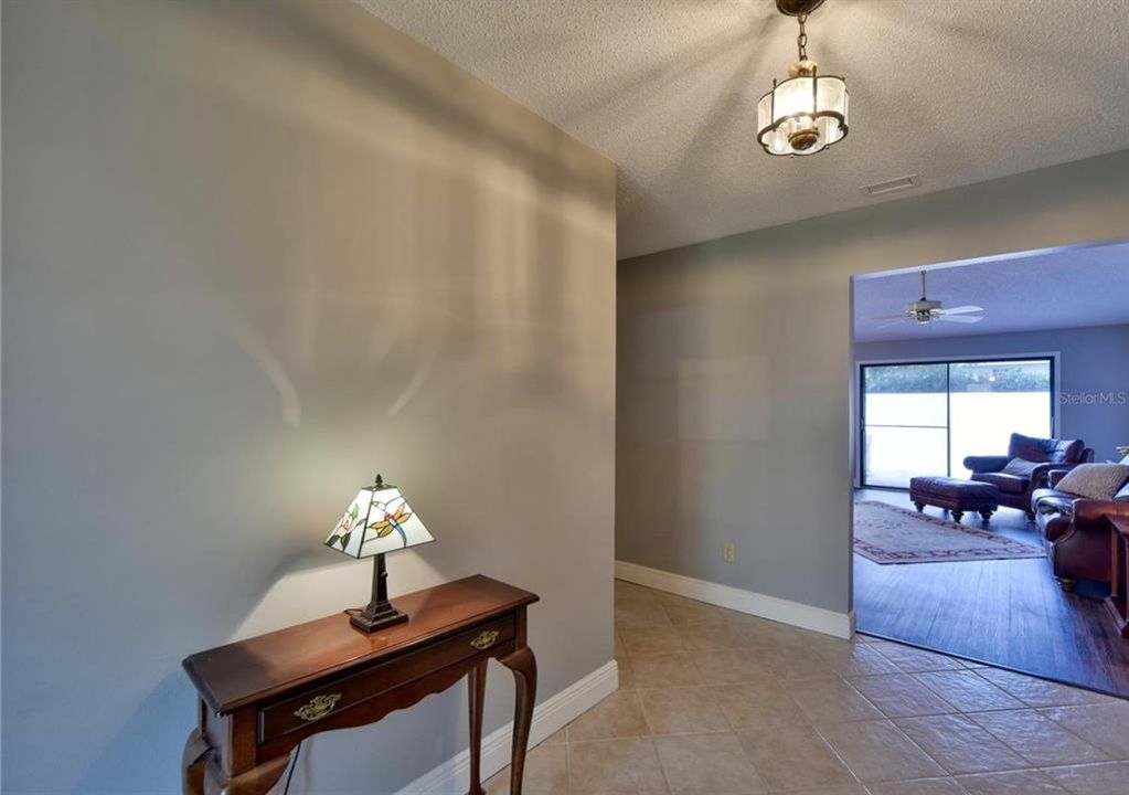 Active With Contract: $205,000 (2 beds, 2 baths, 1263 Square Feet)