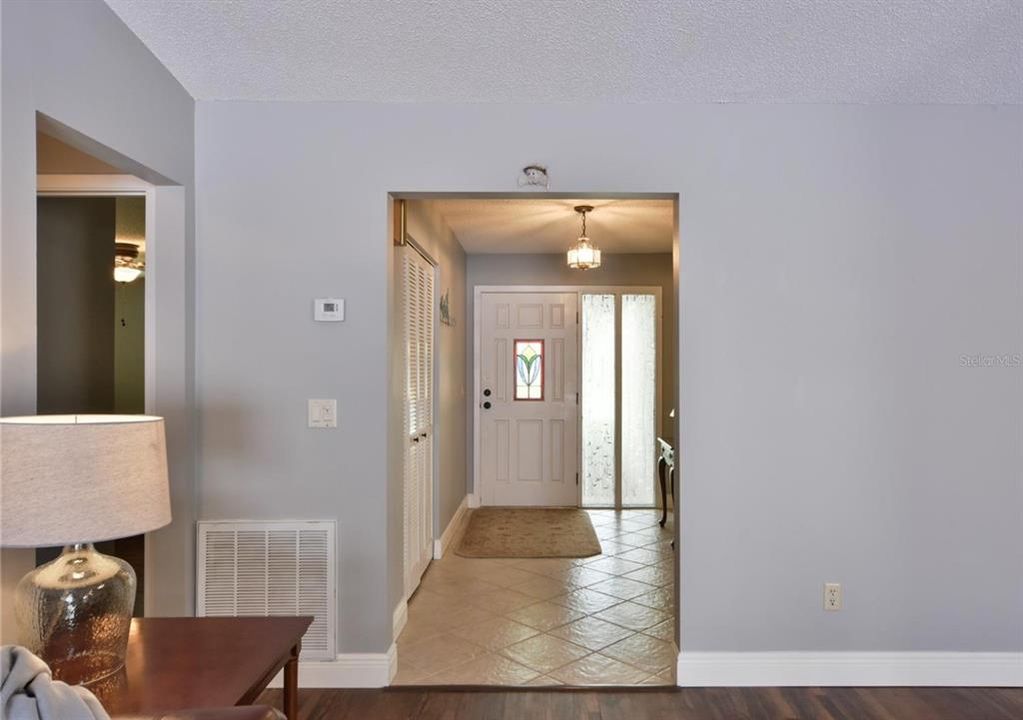 Active With Contract: $205,000 (2 beds, 2 baths, 1263 Square Feet)