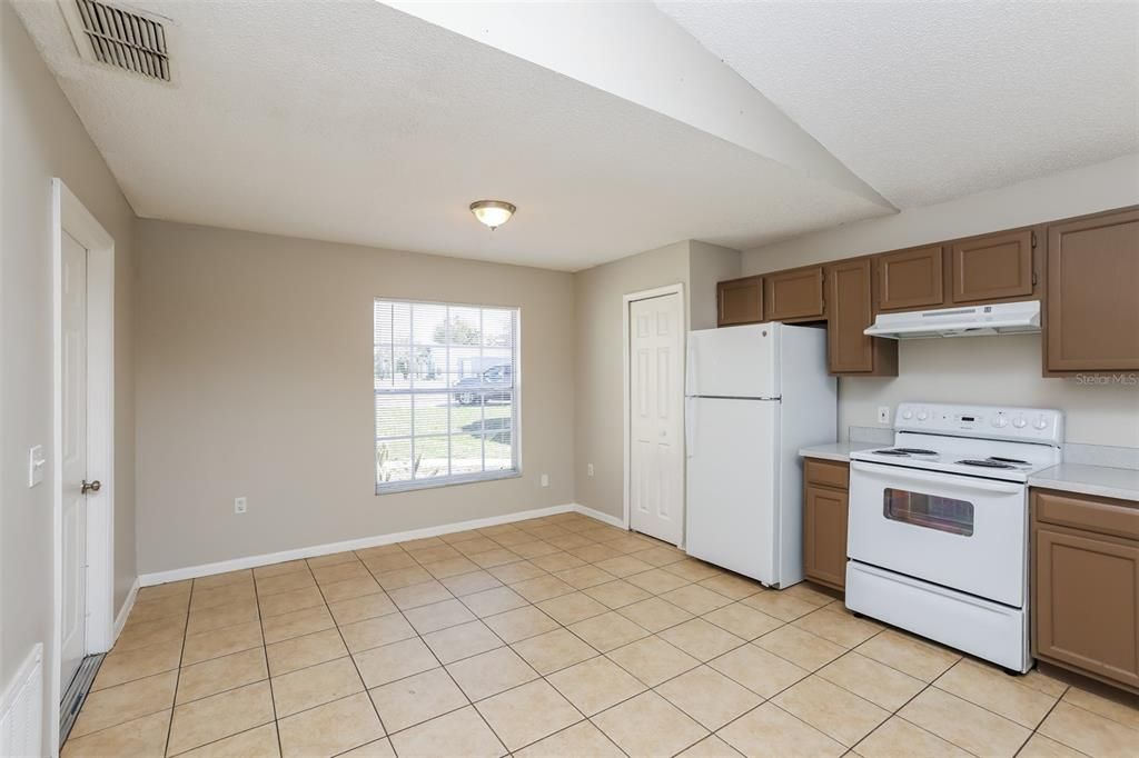 For Rent: $1,770 (3 beds, 2 baths, 1274 Square Feet)