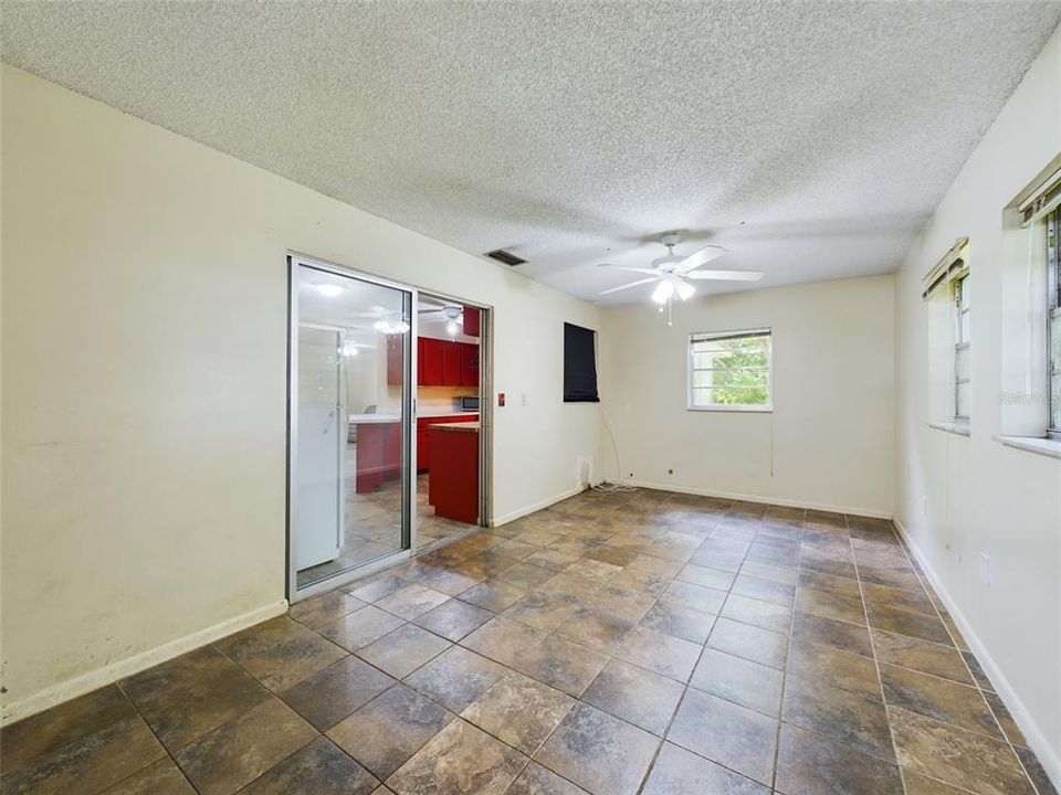 For Sale: $260,000 (3 beds, 2 baths, 1312 Square Feet)