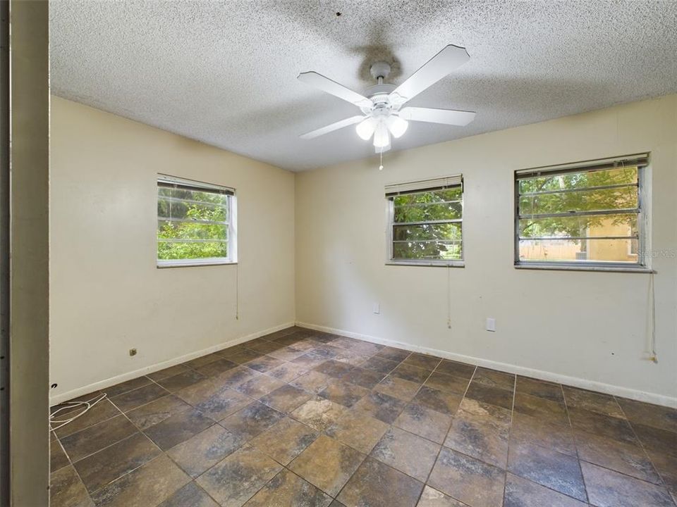 For Sale: $260,000 (3 beds, 2 baths, 1312 Square Feet)