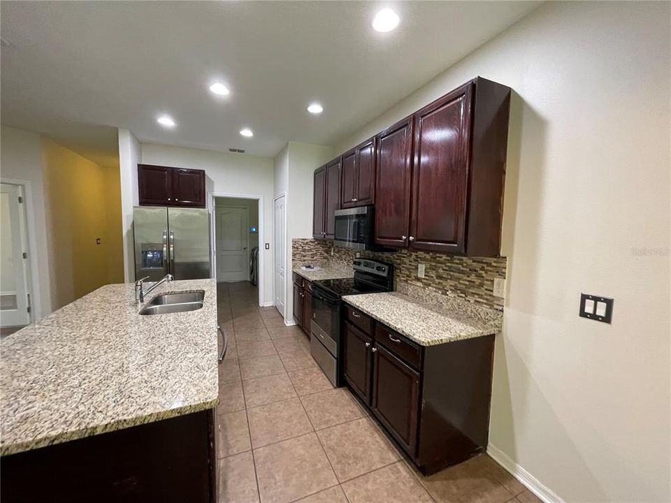 For Rent: $2,149 (3 beds, 2 baths, 1600 Square Feet)