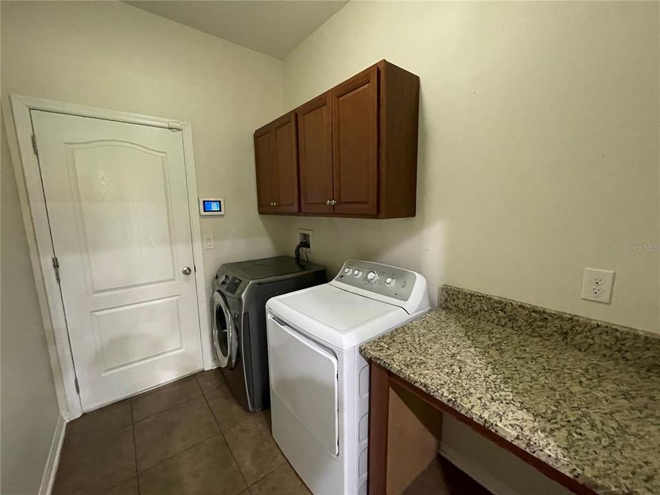 For Rent: $2,149 (3 beds, 2 baths, 1600 Square Feet)