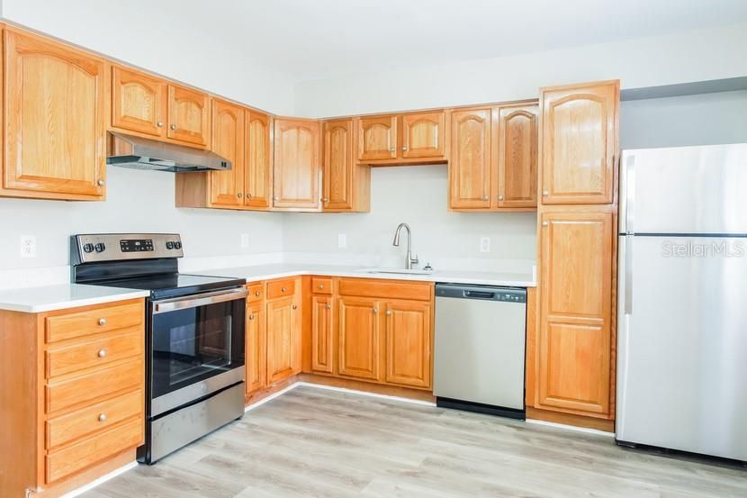 For Rent: $2,415 (3 beds, 2 baths, 1377 Square Feet)