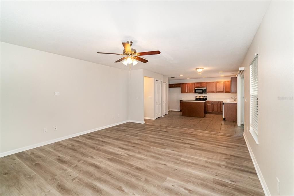 For Sale: $389,900 (3 beds, 2 baths, 1664 Square Feet)