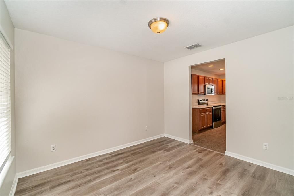 For Sale: $389,900 (3 beds, 2 baths, 1664 Square Feet)