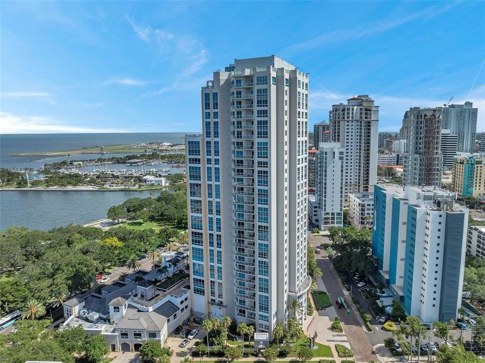 For Sale: $2,500,000 (3 beds, 3 baths, 2397 Square Feet)